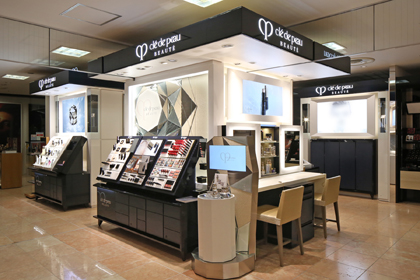 鶴屋百貨店 1階化粧品売場 クレ ド ポー ボーテ カウンター 資生堂の化粧品 コスメ ワタシプラス 資生堂