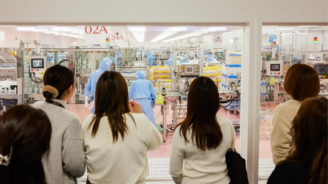 働くみなさんの意見を採用したピンクの工場の様子