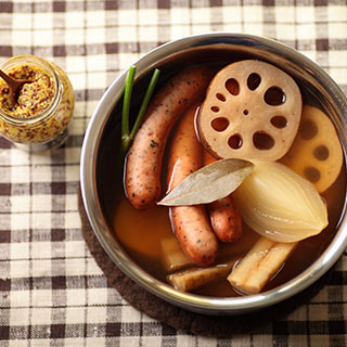 ベジブロスで作る根菜とソーセージの白ポトフ