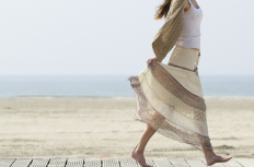 どうせ歩くなら効率よく!基礎代謝もアップさせる、簡単「肩」ストレッチ