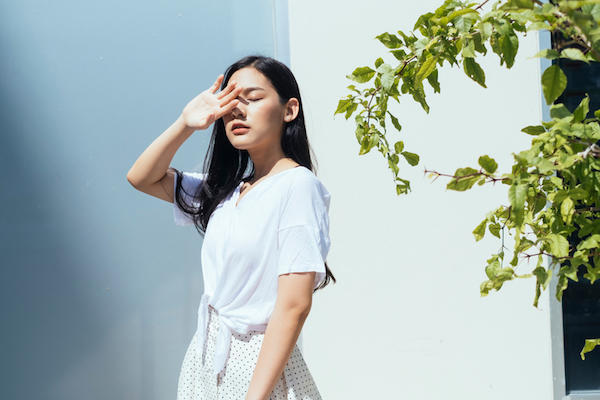 【日焼け後のシミ予防に】浴びたら「すぐ」！シミに先回りする先手必勝ケア方法とは？