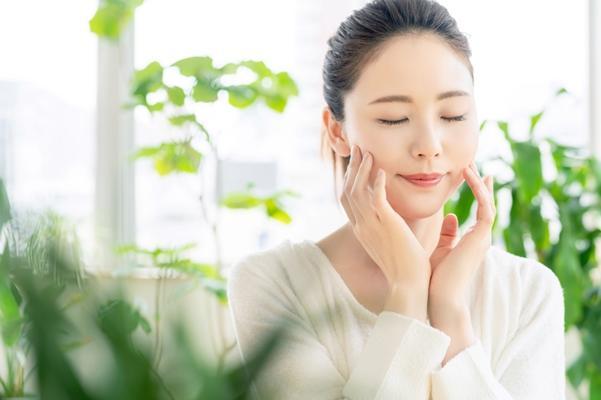 【くすみがちな冬のスキンケア＆メイク】透明感あふれる明るい肌印象へ♪ 