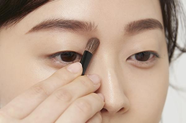 ポイント②　ノーズシャドウで立体感を出す