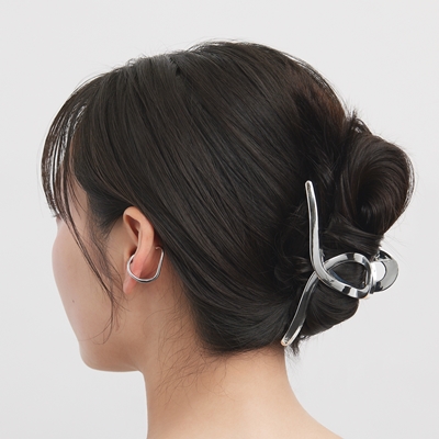ヘアクリップを使ったアップアレンジ