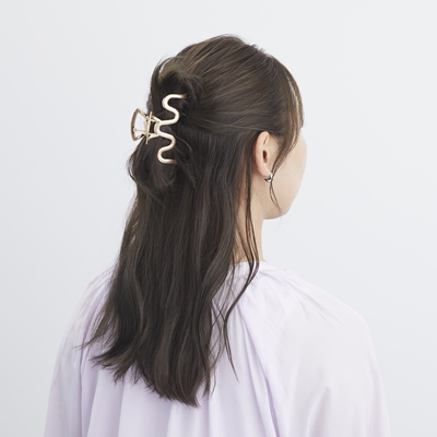 ヘアクリップを使ったハーフアップアレンジ