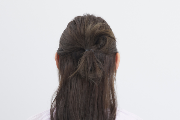 ヘアクリップを使ったハーフアップアレンジHOW TO