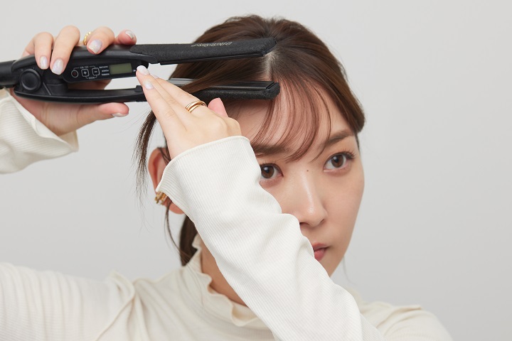 サイドの髪の巻き方 画像