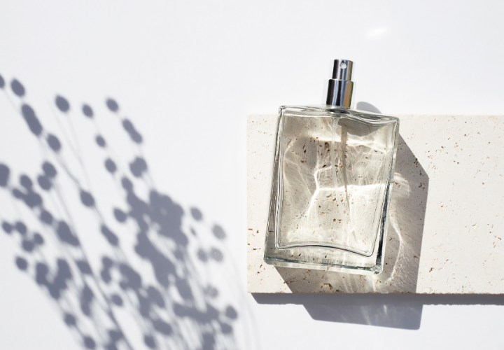 香水　変色　香りが変わった　臭う　臭い