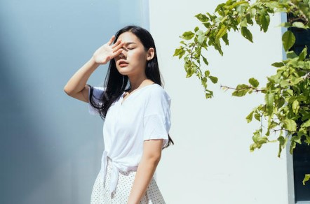 【日焼け後のシミ予防に】浴びたら「すぐ」！シミに先回りする先手必勝ケア方法とは？