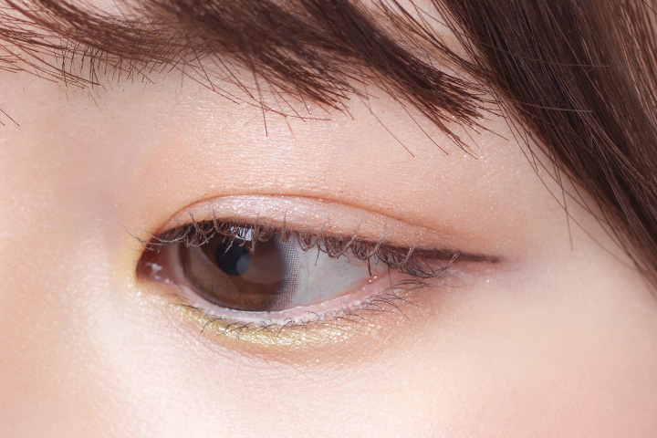 LOOK2のアイメイク