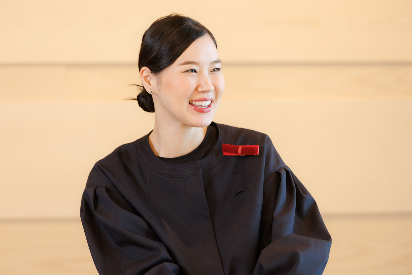 齋藤さんにインタビューするNaoさん