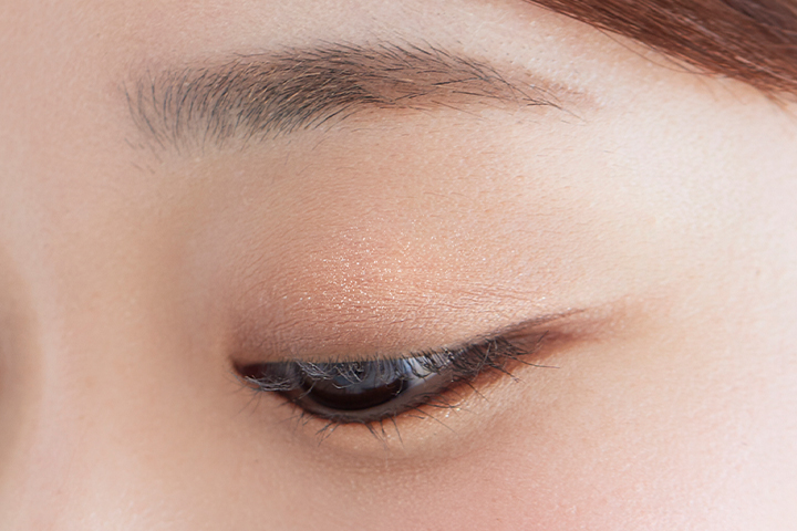LOOK2の目元アップの画像