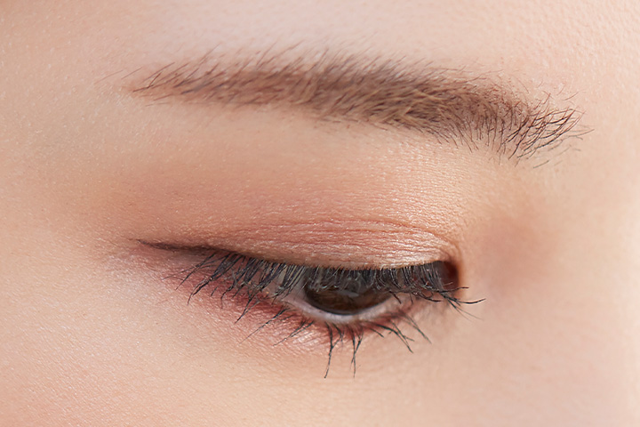 LOOK1の目元の画像