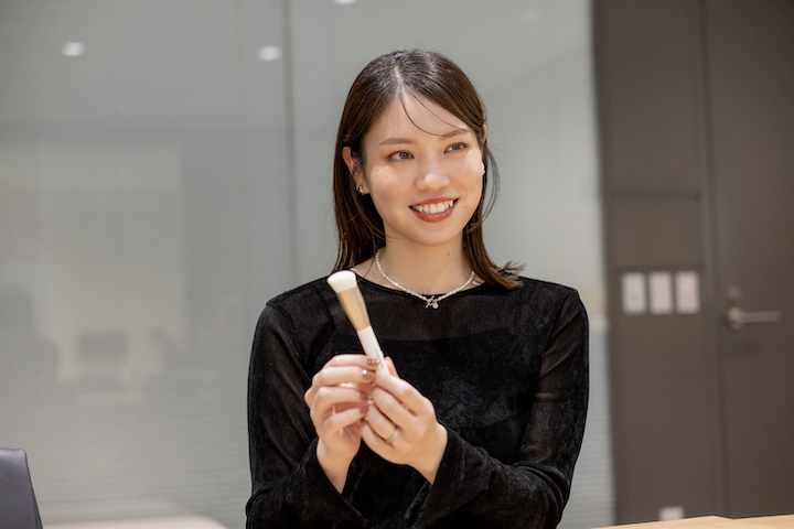 こだわりポイントを嬉しそうに語るエリーさん