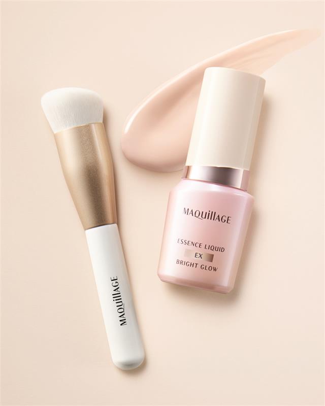 エッセンスリキッド EX ブライトグロウ＆ファンデーションブラシ