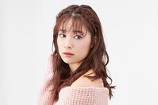 あざと可愛く肌見せ♪オフショルに似合う「裏編みヘアアレンジ」