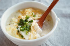 胃もたれリセット！包丁＆まな板不要の「豆腐と卵の生姜みぞれスープ」レシピ
