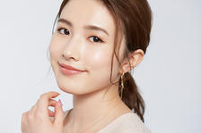 軽いベースメイクが好きな人にぴったり!素肌っぽいのに美肌見せできる美容液ファンデ誕生!