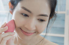 新生活も安心!娘にあげたい肌荒れを予防するファンデーションって?