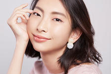 一重さんに似合うピンクアイシャドウの使い方。腫れぼったくならない3つのポイントとは?