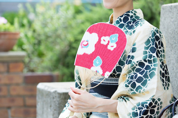浴衣メイク術 花火大会前の予習 ドキッとさせちゃう艶っぽメイクテク 美容の情報 ワタシプラス 資生堂 浴衣メイク術 花火大会前の予習 ドキッとさせちゃう艶っぽメイクテク 美容の情報 ワタシプラス 資生堂