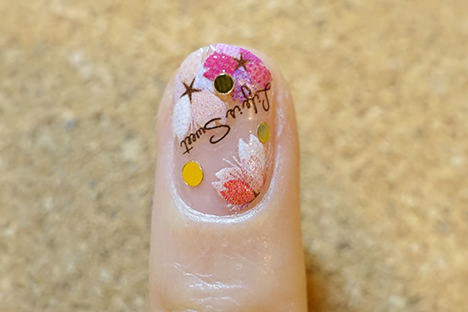 セルフネイル 桜ネイル を今っぽく簡単に格上げ 脱 和風のポイントとは 美容の情報 ワタシプラス 資生堂