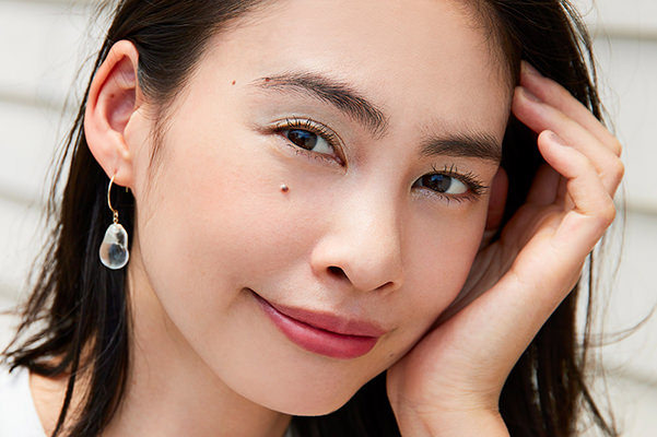 【夏トレンド】目元のくすみもOFF♪ママこそ取り入れたい、グリッターアイシャドウ