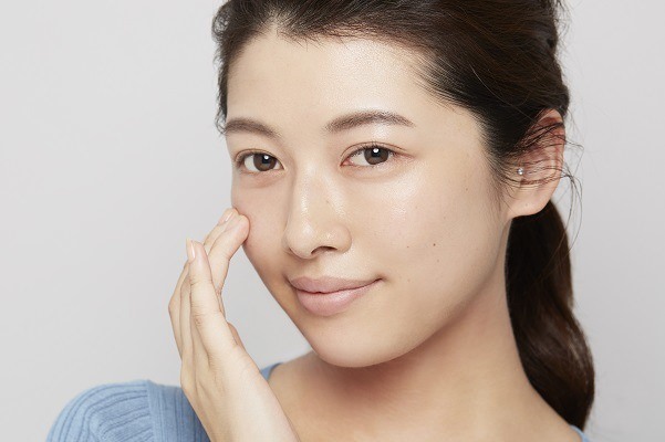 【母から娘へアドバイス】敏感肌でも使えるベースメイク&赤みカバーテク