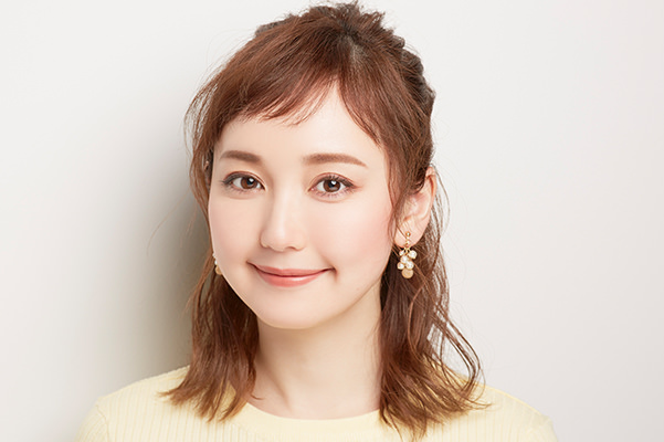 丸顔解消ヘアアレンジ ハーフアップ まとめ髪のやり方 シャープに見せるテクニックって 美容の情報 ワタシプラス 資生堂