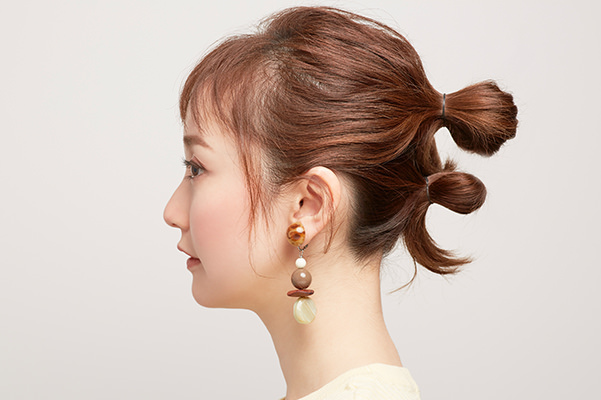 丸顔解消ヘアアレンジ ハーフアップ まとめ髪のやり方 シャープに見せるテクニックって 美容の情報 ワタシプラス 資生堂