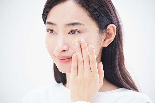 ポイント①　疲れて見えない！　美肌に見える肌づくり