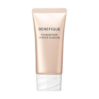 リキッドファンデーションの塗り方 基本のスポンジ塗り ツヤ感アップのブラシ塗りをレクチャー おすすめアイテムも 美容の情報 ワタシプラス 資生堂