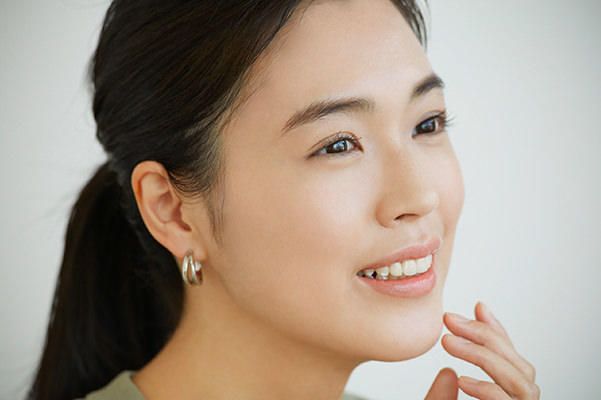 毛穴 くすみ 乾燥 たるみ 肌悩み別 化粧下地 ファンデーションの選び方と塗り方 美容の情報 ワタシプラス 資生堂 毛穴 くすみ 乾燥 たるみ 肌悩み別 化粧下地 ファンデーションの選び方と塗り方 美容の情報 ワタシプラス 資生堂