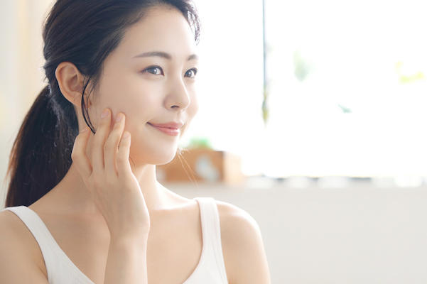 【秋冬美白Q&A】シミ予防には秋冬の美白ケアも重要?美白のプロが徹底アンサー!