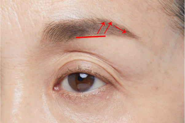 【BROWS】明るめの直線太眉でイキイキ感を