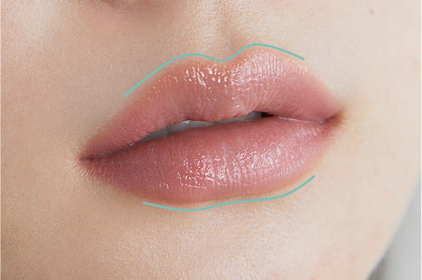 【Lips】自然なツヤでぷるんリップ