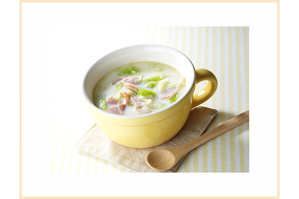 【大人のニキビ対策レシピ】キャベツとベーコンのミルクスープ