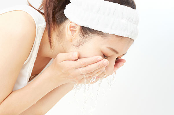【専門家監修】やりすぎクレンジングが敏感肌の原因に!?d プログラムで肌に負担をかけずにメイクはしっかりオフ!