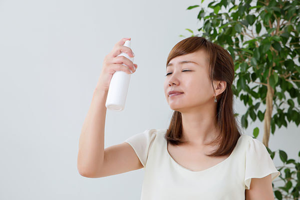 【専門家監修】メイクのりが悪く荒れがちな肌に。d プログラムの「守るミスト」で日中の美肌キープ!