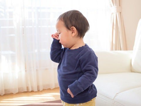 あせもでかゆい幼児