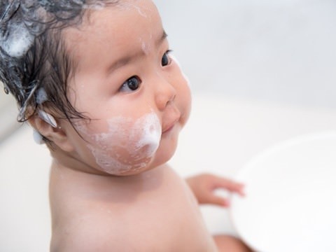 赤ちゃんのお風呂タイム